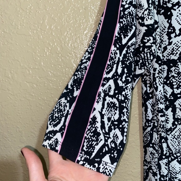 Style & Co Snake Print Blouse - Picture 2 of 4